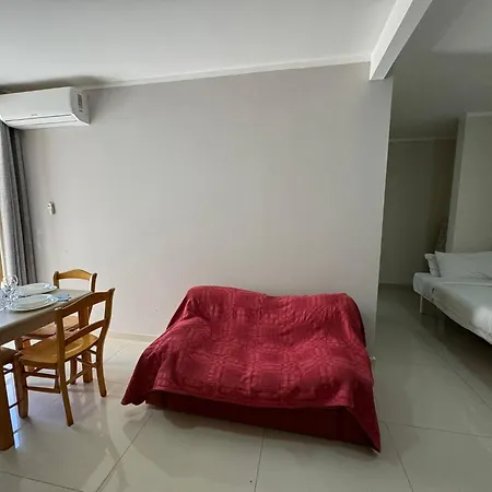 Aparthotel The Triton 3*