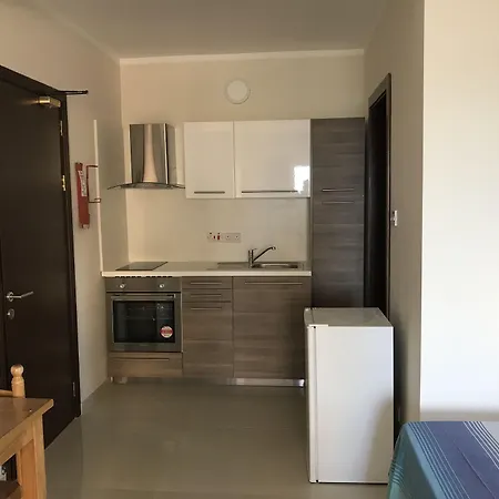 Aparthotel The Triton 3*