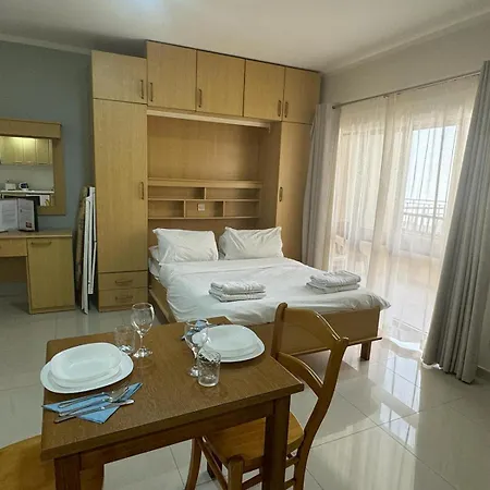 Hotel de apartamente The Triton 3*