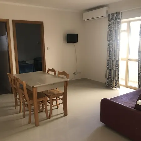 Hotel de apartamente The Triton 3*