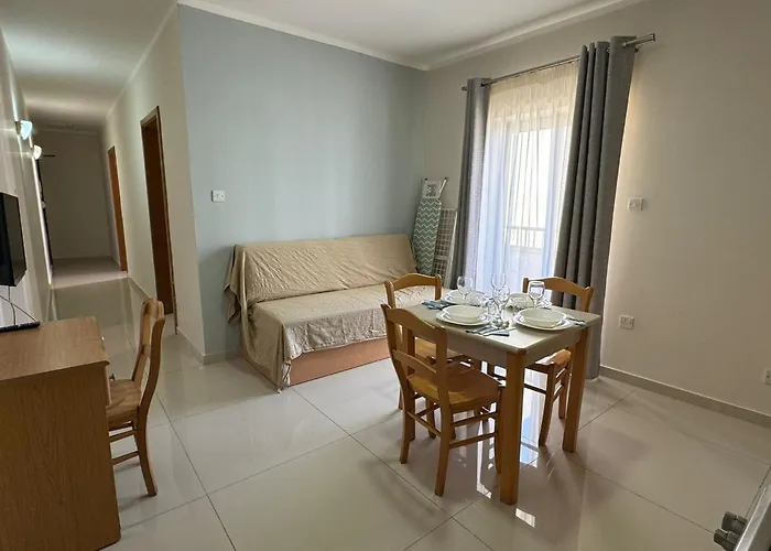 Apart Otel The Triton