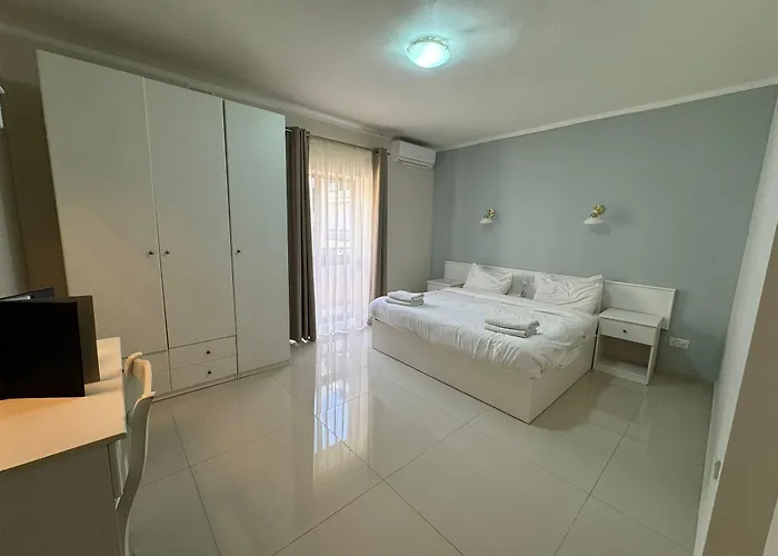 Апарт-отель The Triton 3*